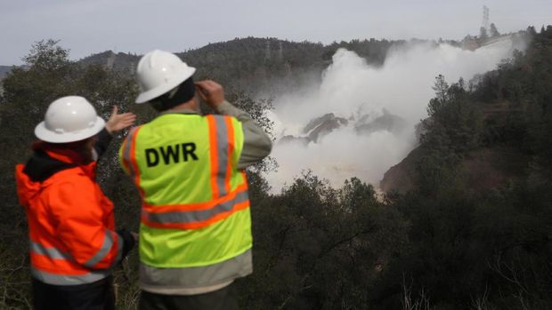 California Perbaiki Bendungan yang Nyaris Jebol, Warga Dievakuasi
