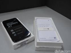 Unboxing Samsung Galaxy A7 Edisi 2017