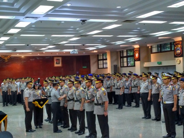 Kapolri Lantik Pejabat Baru Polri dan Kenaikan Pangkat 29 Pati
