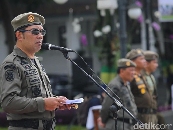 Halau PKL Bermobil, Ridwan Kamil Minta Satpol PP Bangun Posko