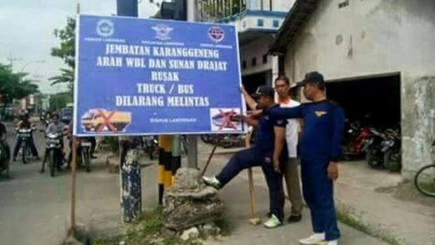 Papan peringatan dipasang 