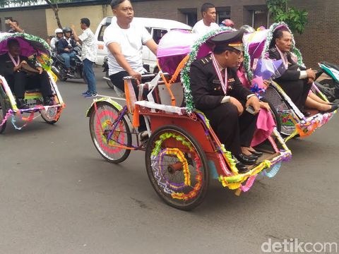 32 Anggota Polrestabes Surabaya pensiun