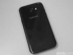 Unboxing Samsung Galaxy A7 Edisi 2017
