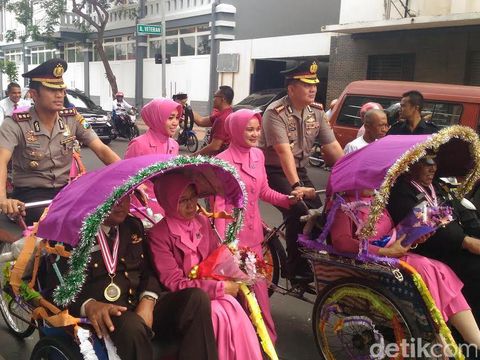 32 Anggota Polrestabes Surabaya pensiun