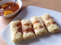 Pocut Dara: Gurih Berempah Bebek Masak Kurma dan Roti Jala Berkuah Kari 