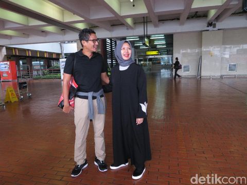 Sandiaga Uno Pulang Umrah / 