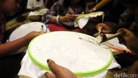 Kegiatan ini diikuti oleh 65 anak yang berasal dari beragam latar belakang keluarga, mulai dari pemulung, penjaga keamanan, asisten rumah tangga dan sebagainya.