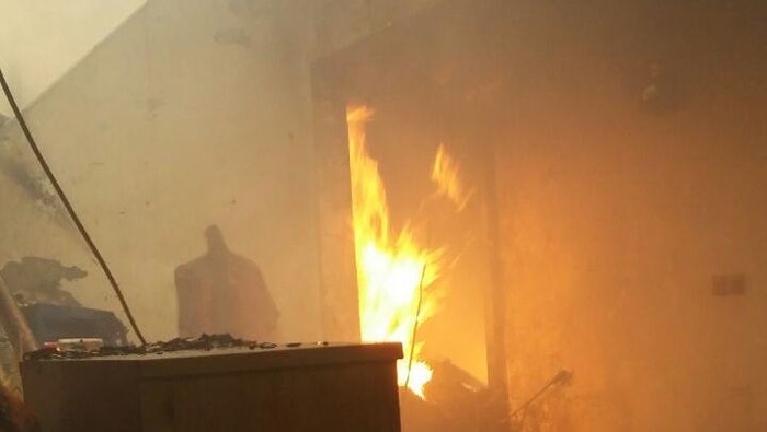 Rumah Terbakar di Kebon Jeruk, 1 Bocah Tewas
