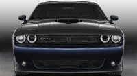 Beberapa logo Mopar juga tersedia di eksterior mobil ini.