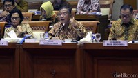 Adapun realisasi penyaluran KUR per 31 Desember 2016 sebesar Rp 94,4 triliun atau 94,4% dari target penyaluran Rp 100 triliun.