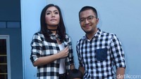 Rencananya, pasangan ini akan menggelar sebuah pertunjukan musik penuh cinta yang bertajuk Romantic Journey dalam rangka untuk merilis album duet mereka. Pool/Noel/detikFoto.