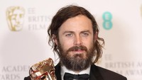 Pesona Casey Affleck di film Manchester by the Sea membuatnya membawa pulang piala lewat kategori Aktor Terbaik. Chris Jackson/Getty Images/detikFoto.