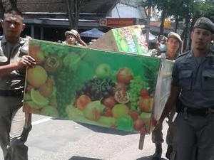 Satpol Mulai Tertibkan PKL di Bojonegoro yang Jualan di Trotoar
