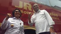 Bus JR Connexion yang Layani Komuter Jabodetabek Meluncur