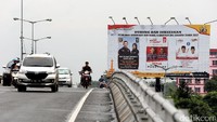 Terdapat tigas pasangan Cagub dan Cawagub DKI Jakarta mereka adalah, Agus Yudhoyono-Sylviana Murni, Basuki Tjahaja Purnama-Djarot Saiful Hidayat, dan Anies Baswedan-Sandiaga Uno.