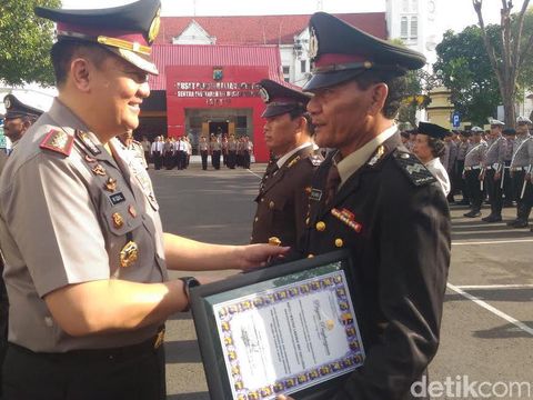 32 Anggota Polrestabes Surabaya pensiun