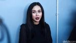 Senyum Aura Kasih Bikin Gagal Fokus