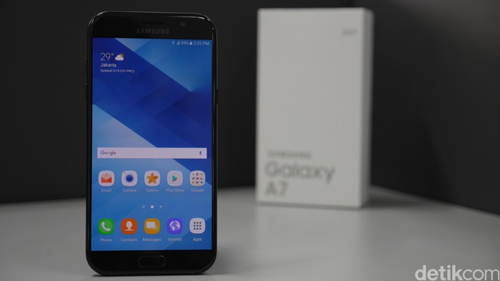 Galaxy A7 2017. Foto: detikINET - Anggoro Suryo Jati Galaxy A7 2017. Foto: detikINET - Anggoro Suryo Jati