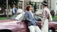 Bagaimana pria yang menjadi pilihan Molly Ringwald, apakah teman dekatnya Jon Cryer atau si kaya James Spader. (Dok. Paramount HE)
