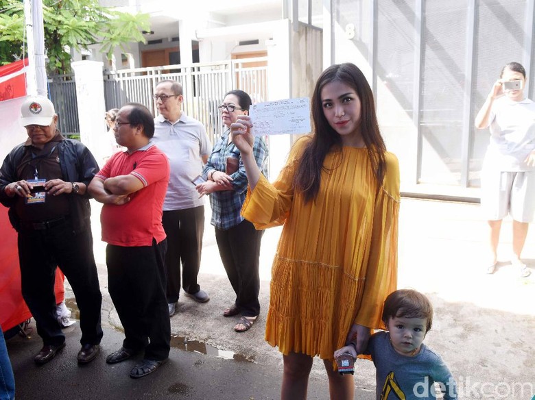 Jessica Iskandar Ajari El Belajar Politik Sejak Kecil Jessica Iskandar Ajari El Belajar Politik Sejak Kecil