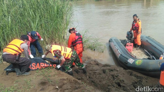 Ibu dan Anak yang Diduga Bunuh Diri di Sungai Cipunagara Ditemukan