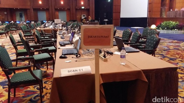 Melihat Penampakan Ruang Scan dan Input Data KPU DKI