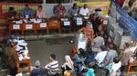 Warga Matraman Mencoblos di Jalan Raya