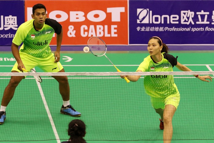 Edi Subaktiar/Gloria Emanuelle Widjaja mengalahkan Renu Chandrika Hettiarachchige/Dinuka Karunaratna 21-14 dan 21-9 di Kejuaraan Beregu Campuran Asia 2017