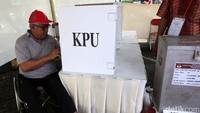 Mereka mencoblos secara mandiri.