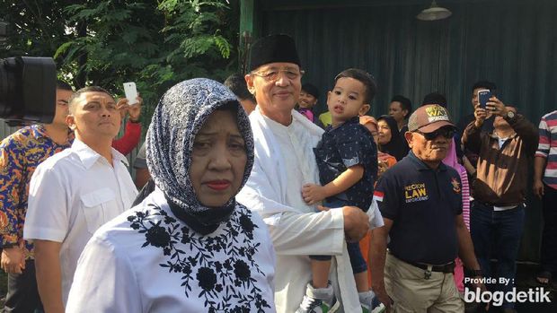 Cagub Banten Wahidin Nyoblos di TPS 2, Pinang Tangerang