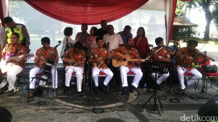 Pilkada dengan Gembira, Ceritakan TPS Menarik di Tempat Anda