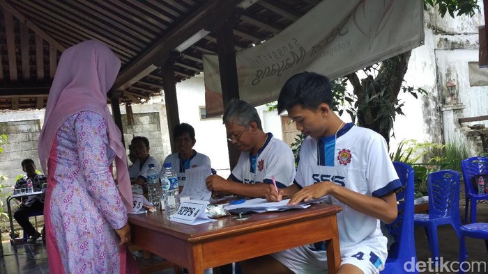 Bertema Sportivitas, Panitia TPS di Yogya Ini Kompak Berseragam Bola