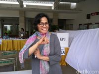 Ikut Coblos Pilkada Banten, Sri Mulyani: Rakyat Berharap Pemimpin yang Baik