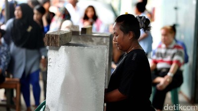 Warga Luar Batang Antusias Ikuti Pilgub DKI