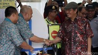 Pantauan detikcom sekitar pukul 09.45 WIB, rombongan yang dipimpin Ketua DKPP Jimly Asshiddiqie tiba di RSCM, Jakarta Pusat, Rabu (15/2/2017).