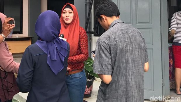 Gunakan e-KTP, Angelina Sondakh Mencoblos di Rutan Pondok Bambu