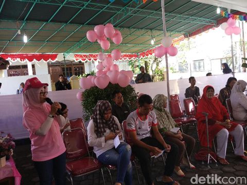 Gelorakan Hari Kasih Suara, TPS di Yogya ini Serba Merah Muda