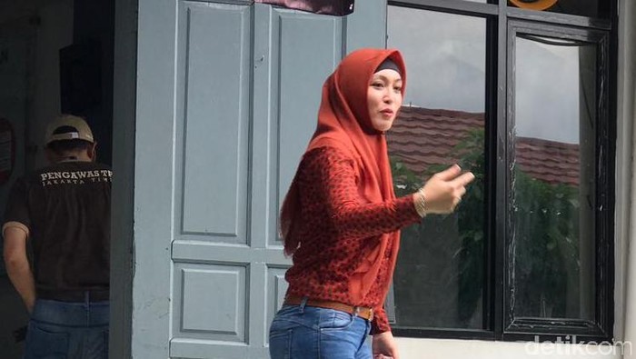 Gunakan e-KTP, Angelina Sondakh Mencoblos di Rutan Pondok Bambu