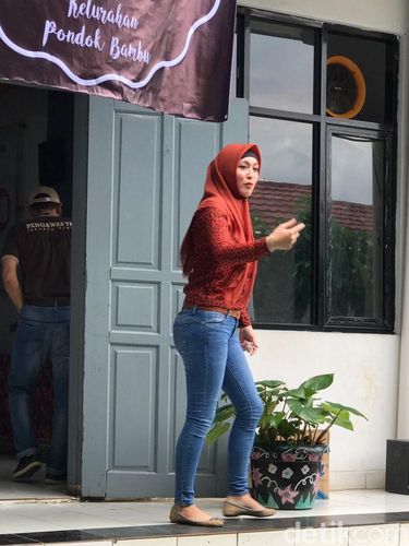 Foto: Cantiknya Angelina Sondakh dengan Hijab Beragam Warna