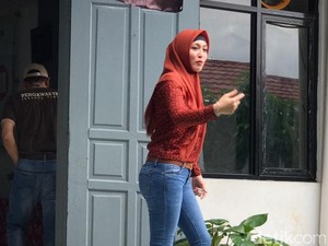 Gunakan e-KTP, Angelina Sondakh Mencoblos di Rutan Pondok Bambu