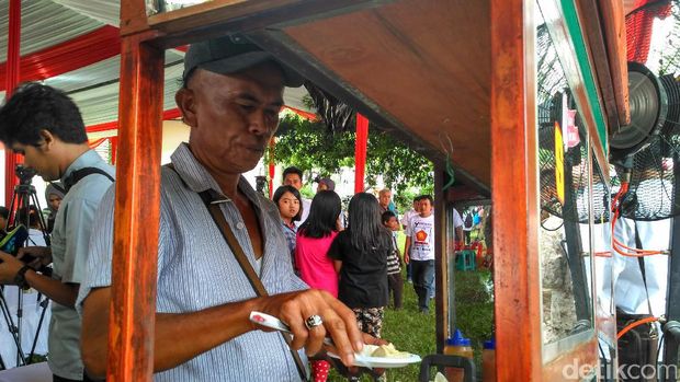 Kantor DPP Gerindra ramai oleh pedagang. 