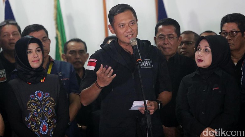 Ini Alasan SBY Tak Dampingi Agus Saat Pidato Terima Kekalahan Ini Alasan SBY Tak Dampingi Agus Saat Pidato Terima Kekalahan