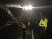 Longsor di Puncak Dibersihkan, 2 Jalur Sudah Dibuka