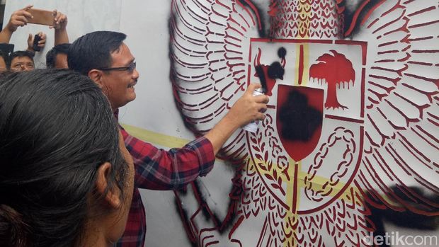 Megawati Nyoblos Ditemani Menteri Puan Dan Djarot