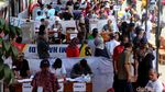 Warga Matraman Mencoblos di Jalan Raya