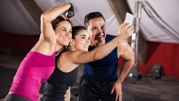 Keringat juga bisa menjadi sumber masalah bagi kesehatan kulit