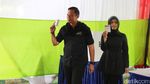 Temani Agus Nyoblos, Annisa Pohan Berhijab