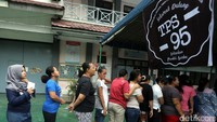 Pilkada serentak juga terasa di dalam kawasan Rutan Pondok Bambu. Mereka tampak antusias mengikuti pemilihan suara di Pilgub DKI, Rabu (15/2/2017).