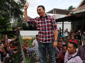 Ahok Disambut Meriah di Rumah Lembang