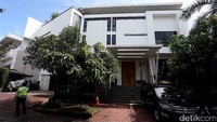 Ruma h Ahok di Perumahan Pantai Mutiara.